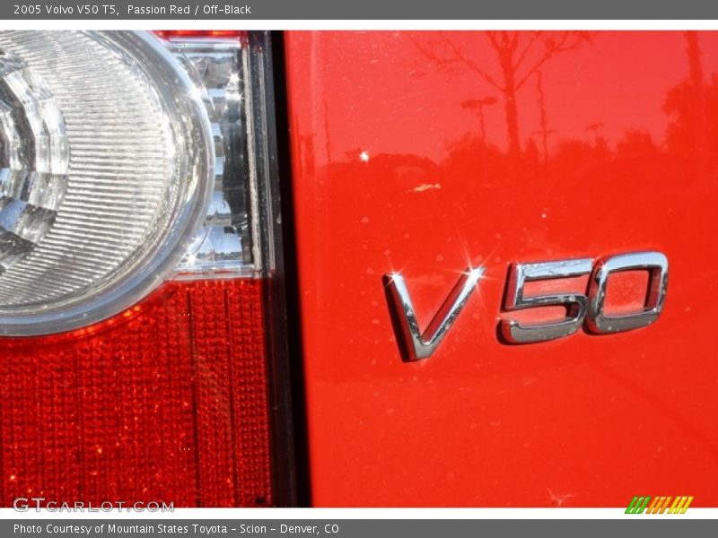 Passion Red / Off-Black 2005 Volvo V50 T5