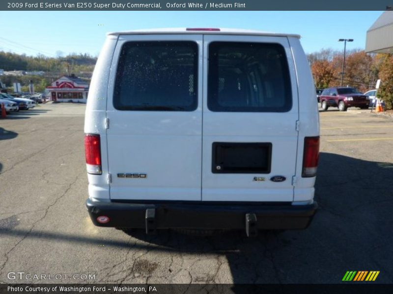 Oxford White / Medium Flint 2009 Ford E Series Van E250 Super Duty Commercial