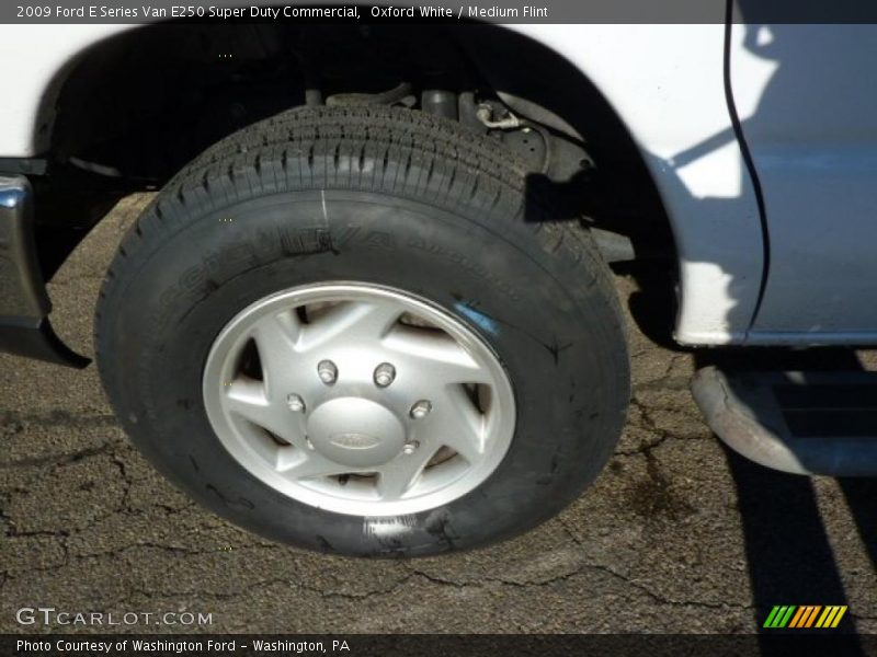 Oxford White / Medium Flint 2009 Ford E Series Van E250 Super Duty Commercial