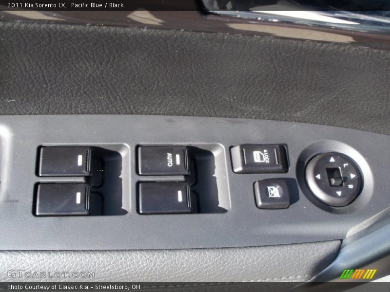 Pacific Blue / Black 2011 Kia Sorento LX