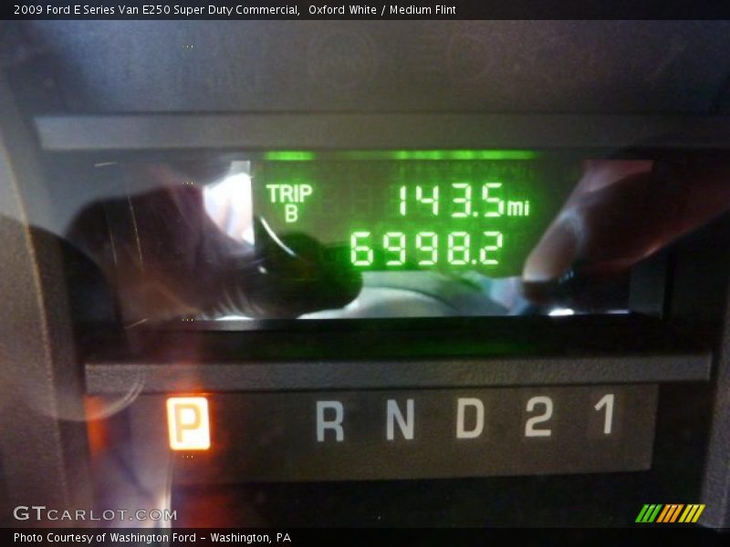 Oxford White / Medium Flint 2009 Ford E Series Van E250 Super Duty Commercial