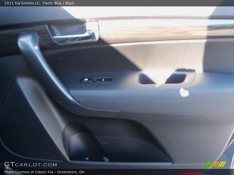 Pacific Blue / Black 2011 Kia Sorento LX