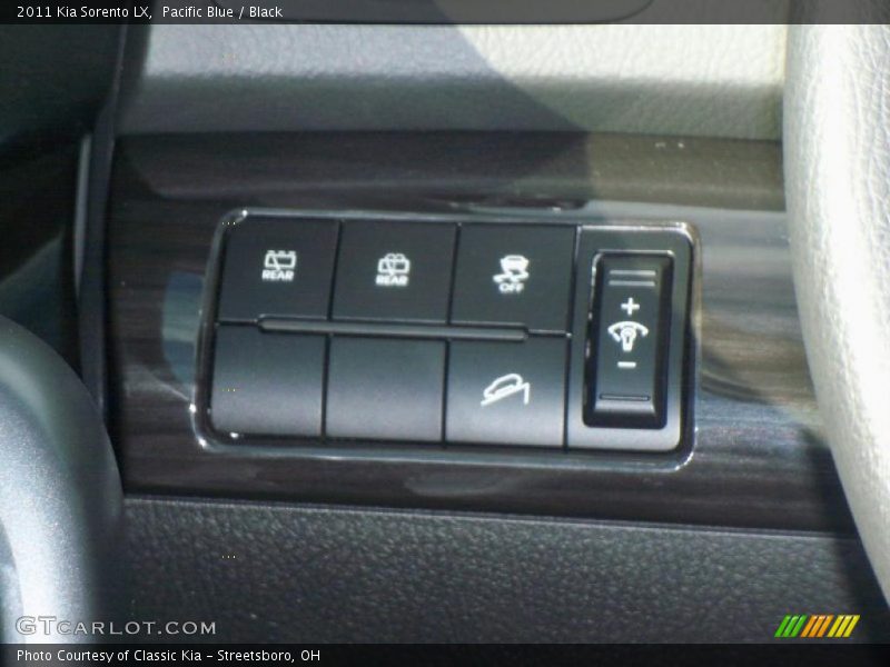 Pacific Blue / Black 2011 Kia Sorento LX