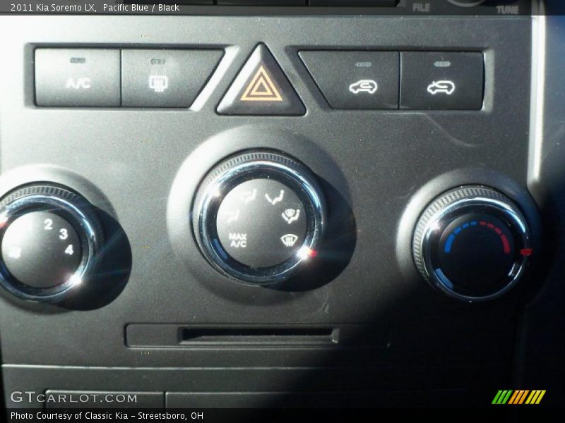 Pacific Blue / Black 2011 Kia Sorento LX