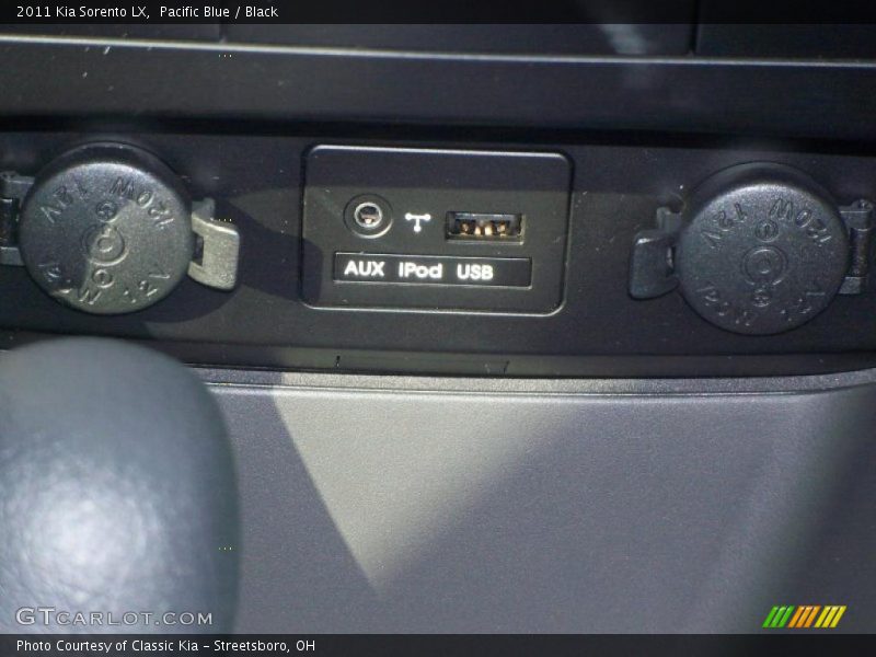 Pacific Blue / Black 2011 Kia Sorento LX