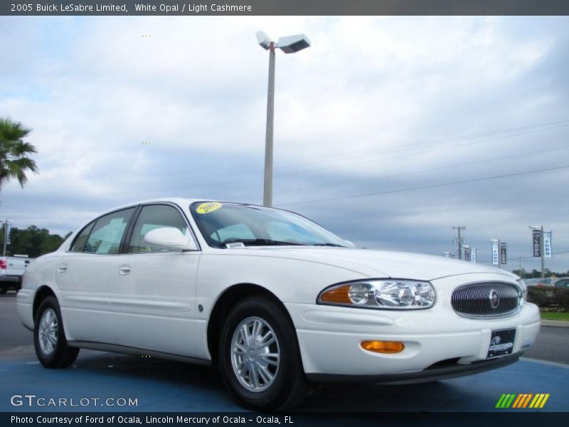 Front 3/4 View of 2005 LeSabre Limited