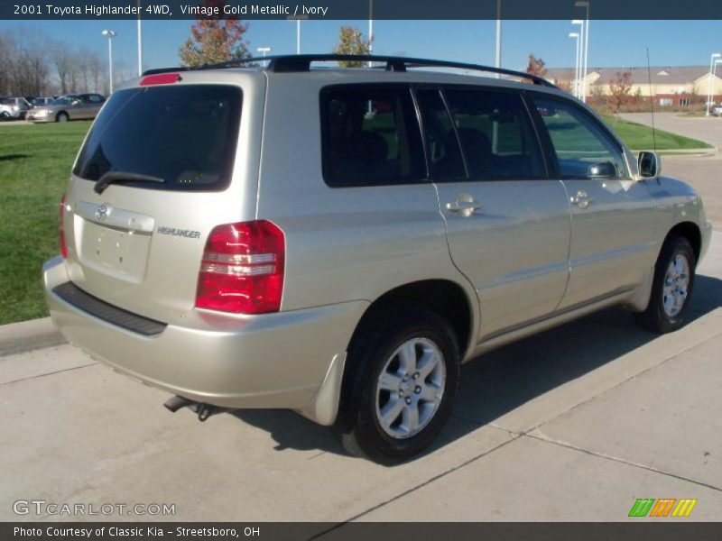 Vintage Gold Metallic / Ivory 2001 Toyota Highlander 4WD