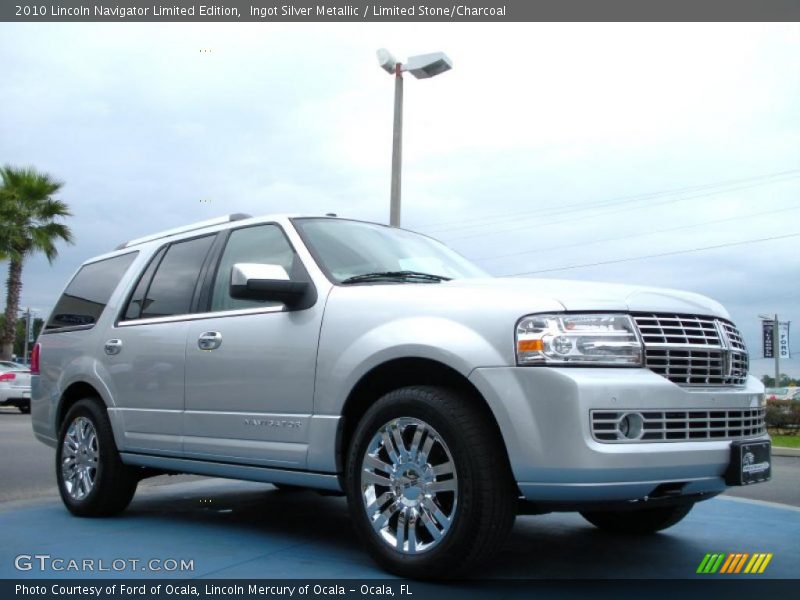 Front 3/4 View of 2010 Navigator Limited Edition