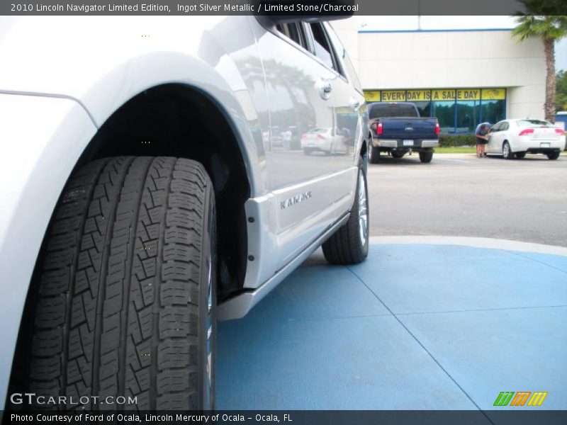 Ingot Silver Metallic / Limited Stone/Charcoal 2010 Lincoln Navigator Limited Edition