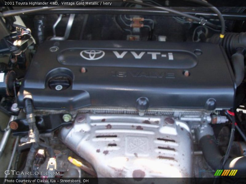 Vintage Gold Metallic / Ivory 2001 Toyota Highlander 4WD