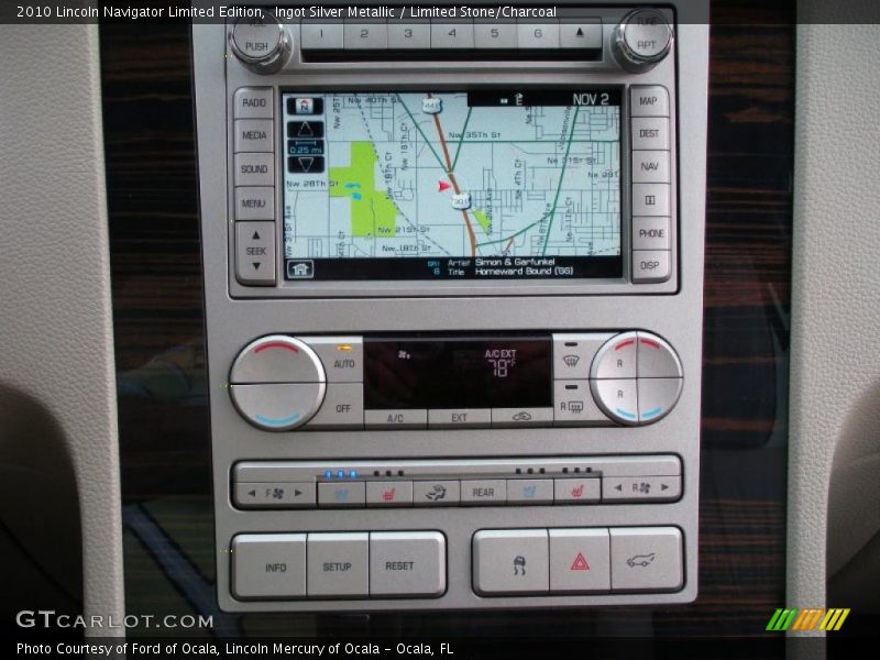 Controls of 2010 Navigator Limited Edition