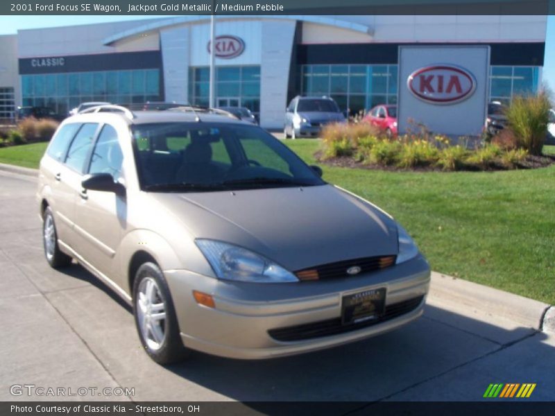 Jackpot Gold Metallic / Medium Pebble 2001 Ford Focus SE Wagon