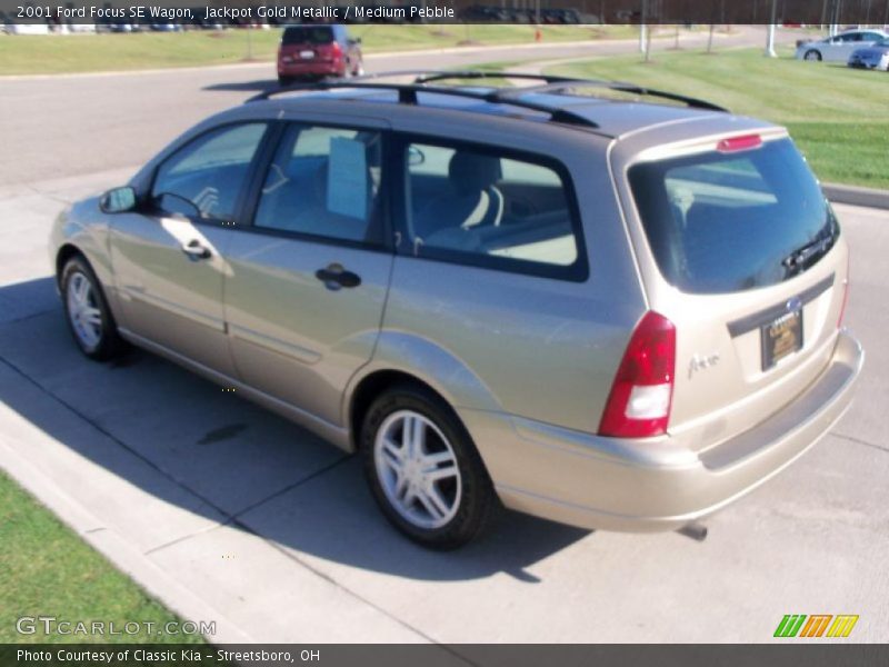 Jackpot Gold Metallic / Medium Pebble 2001 Ford Focus SE Wagon