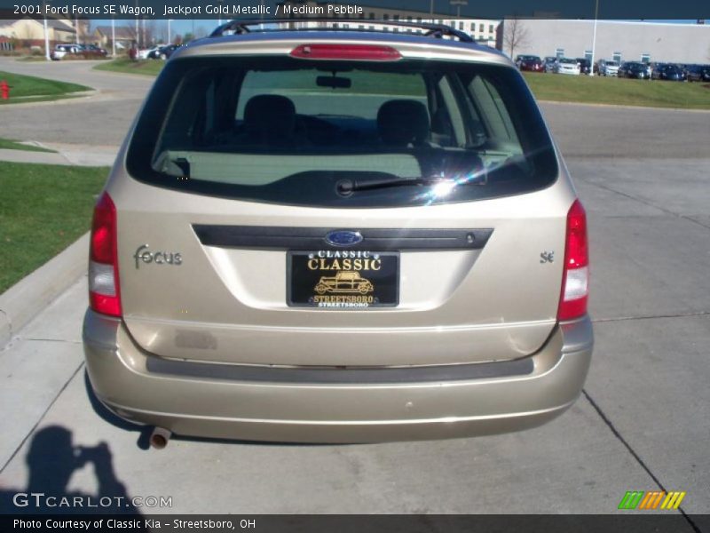 Jackpot Gold Metallic / Medium Pebble 2001 Ford Focus SE Wagon