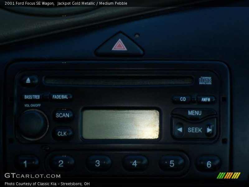 Jackpot Gold Metallic / Medium Pebble 2001 Ford Focus SE Wagon