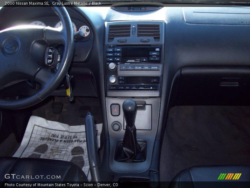 Dashboard of 2000 Maxima SE