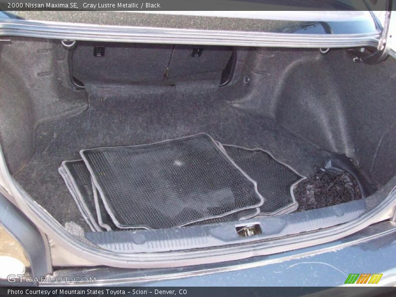  2000 Maxima SE Trunk