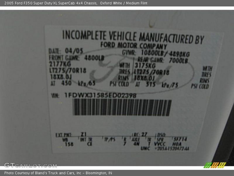 Oxford White / Medium Flint 2005 Ford F350 Super Duty XL SuperCab 4x4 Chassis