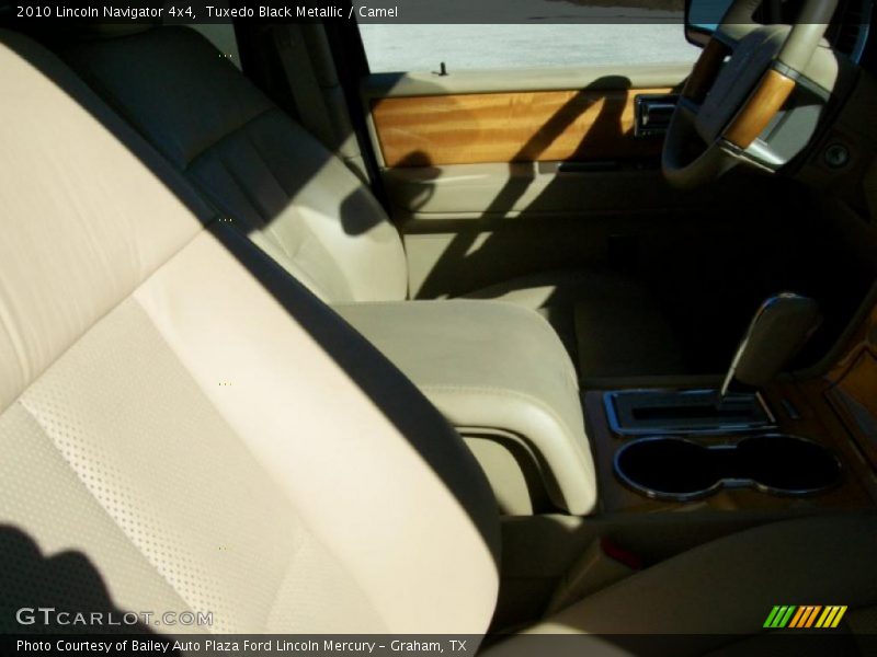 Tuxedo Black Metallic / Camel 2010 Lincoln Navigator 4x4