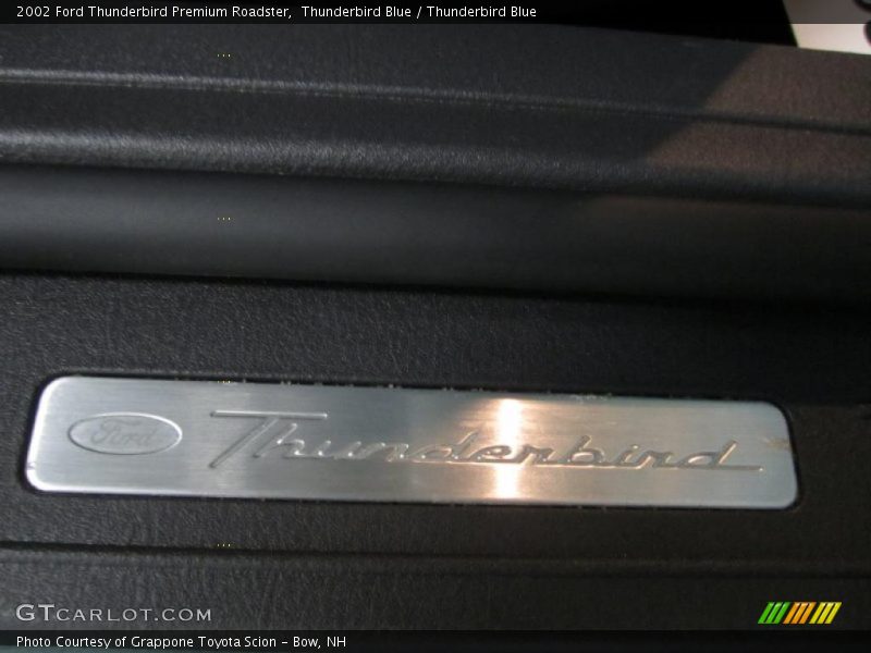  2002 Thunderbird Premium Roadster Logo