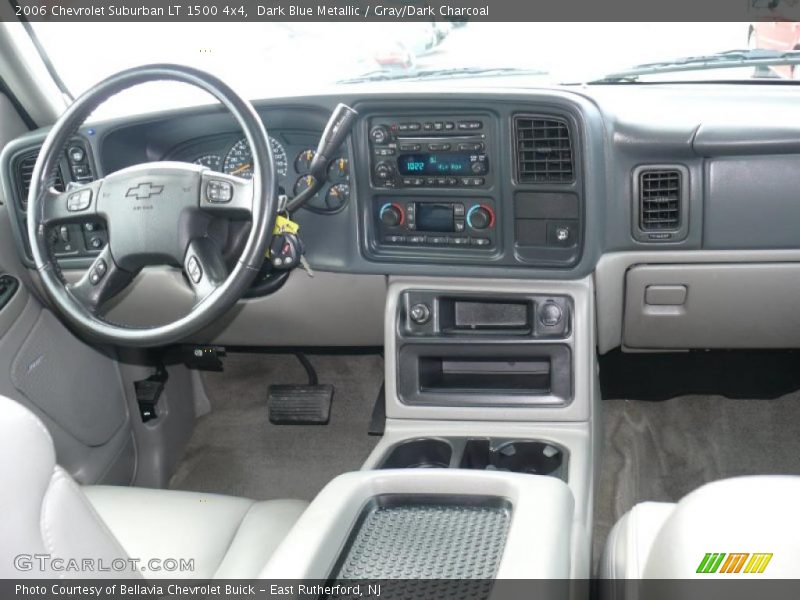 Dashboard of 2006 Suburban LT 1500 4x4