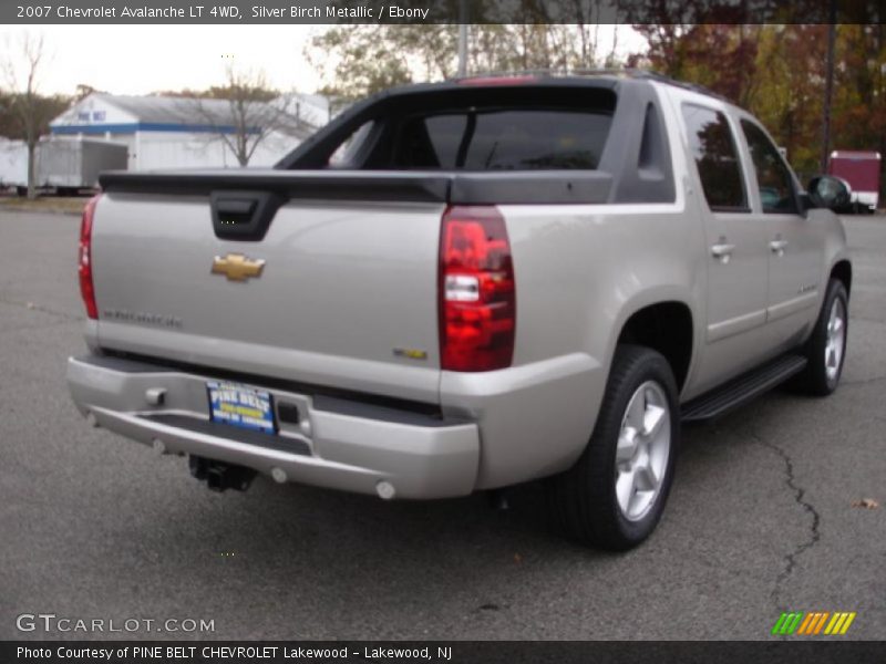 Silver Birch Metallic / Ebony 2007 Chevrolet Avalanche LT 4WD