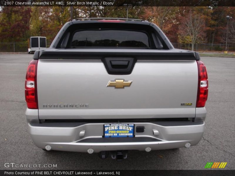Silver Birch Metallic / Ebony 2007 Chevrolet Avalanche LT 4WD