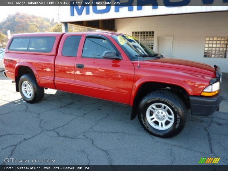 Flame Red / Dark Slate Gray 2004 Dodge Dakota SXT Club Cab 4x4