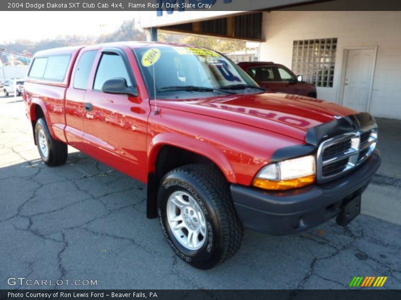 Flame Red / Dark Slate Gray 2004 Dodge Dakota SXT Club Cab 4x4