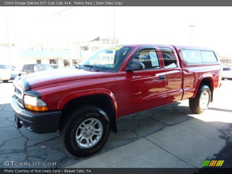 Flame Red / Dark Slate Gray 2004 Dodge Dakota SXT Club Cab 4x4