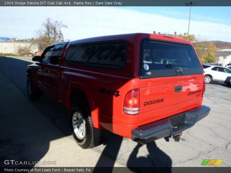 Flame Red / Dark Slate Gray 2004 Dodge Dakota SXT Club Cab 4x4