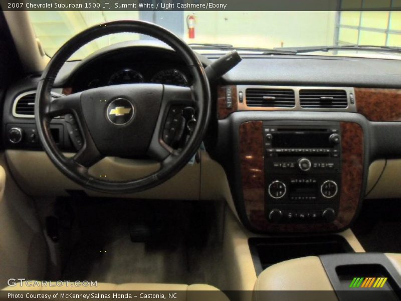Dashboard of 2007 Suburban 1500 LT