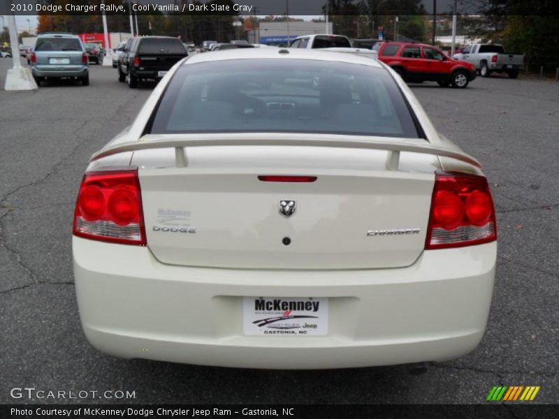Cool Vanilla / Dark Slate Gray 2010 Dodge Charger Rallye