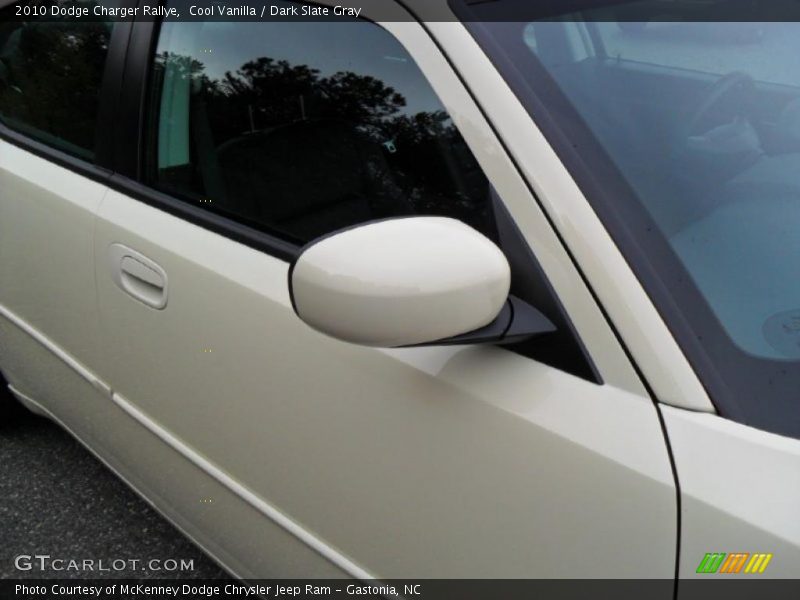 Cool Vanilla / Dark Slate Gray 2010 Dodge Charger Rallye