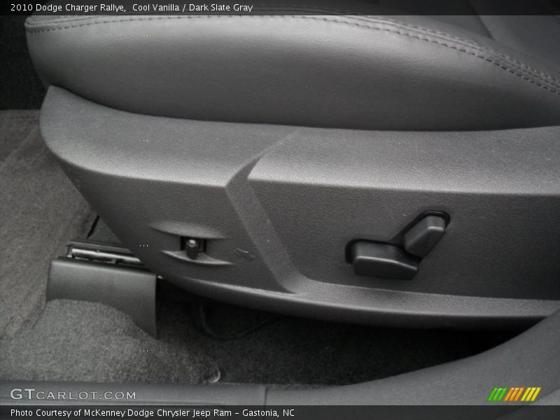Cool Vanilla / Dark Slate Gray 2010 Dodge Charger Rallye