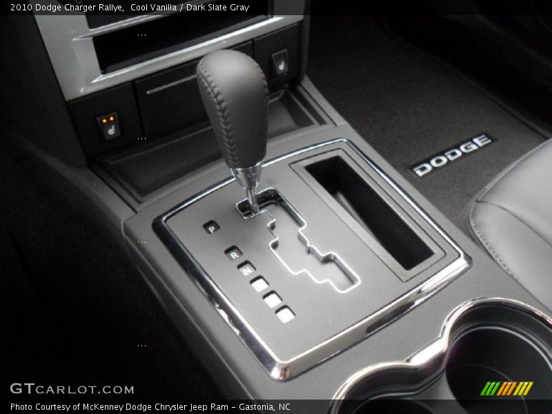 Cool Vanilla / Dark Slate Gray 2010 Dodge Charger Rallye