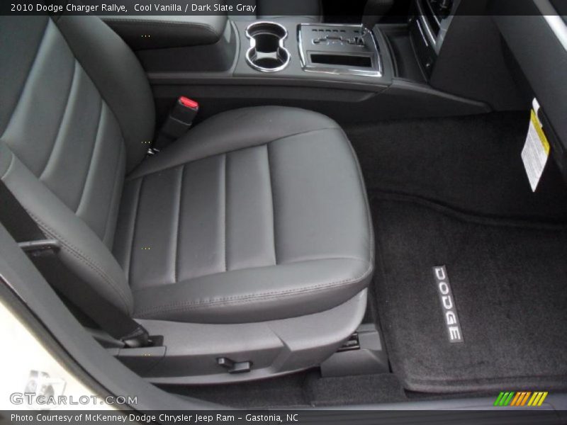 Cool Vanilla / Dark Slate Gray 2010 Dodge Charger Rallye