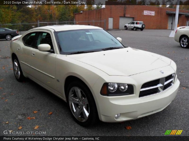 Cool Vanilla / Dark Slate Gray 2010 Dodge Charger Rallye