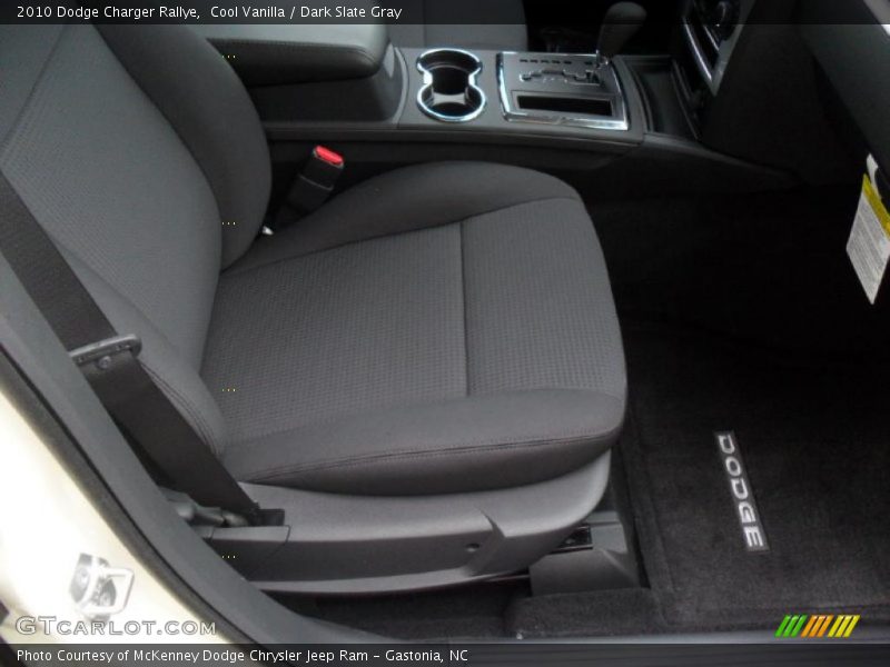 Cool Vanilla / Dark Slate Gray 2010 Dodge Charger Rallye