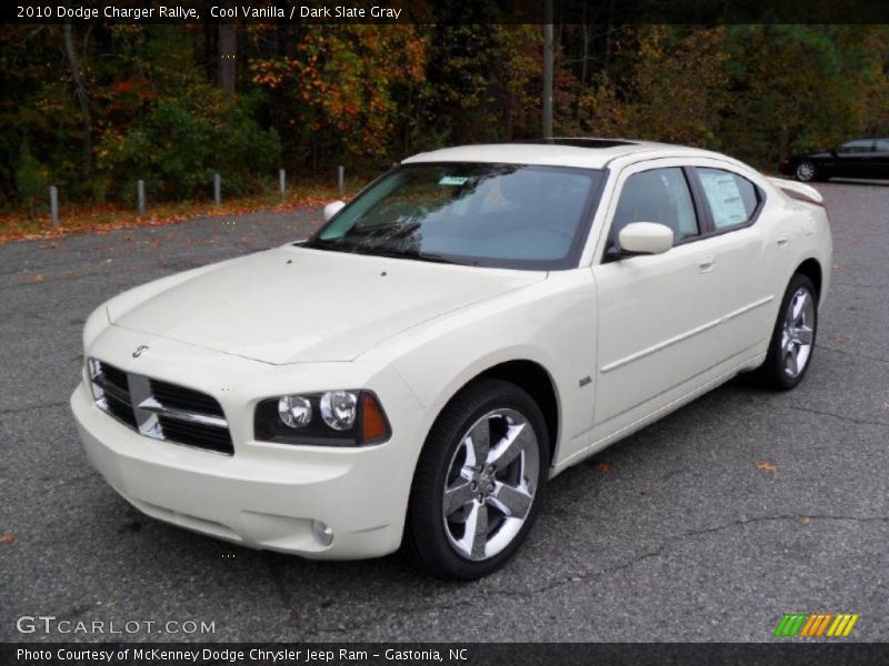 Cool Vanilla / Dark Slate Gray 2010 Dodge Charger Rallye