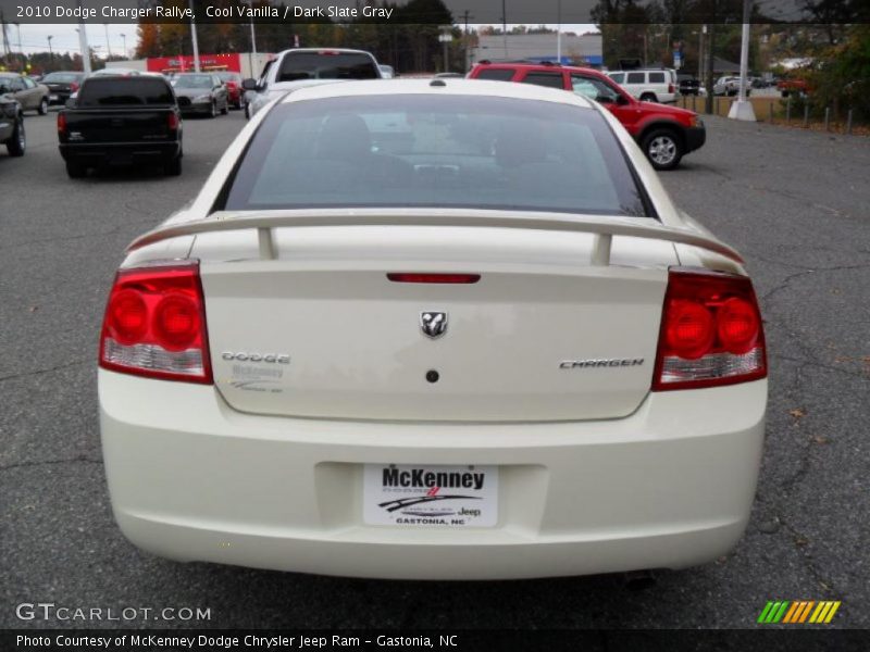 Cool Vanilla / Dark Slate Gray 2010 Dodge Charger Rallye