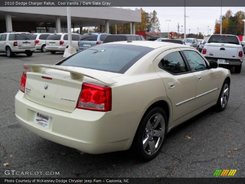 Cool Vanilla / Dark Slate Gray 2010 Dodge Charger Rallye