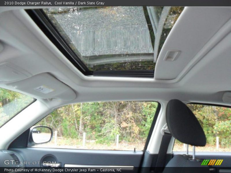 Cool Vanilla / Dark Slate Gray 2010 Dodge Charger Rallye