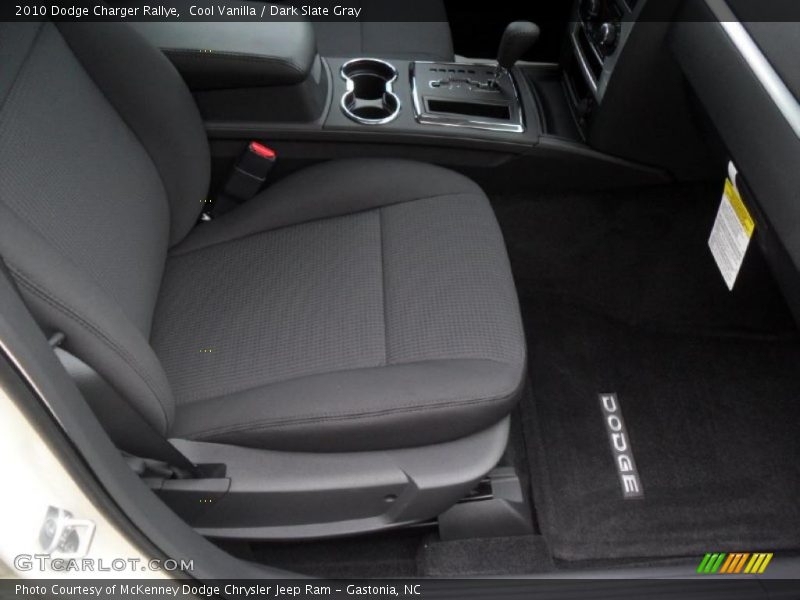 Cool Vanilla / Dark Slate Gray 2010 Dodge Charger Rallye