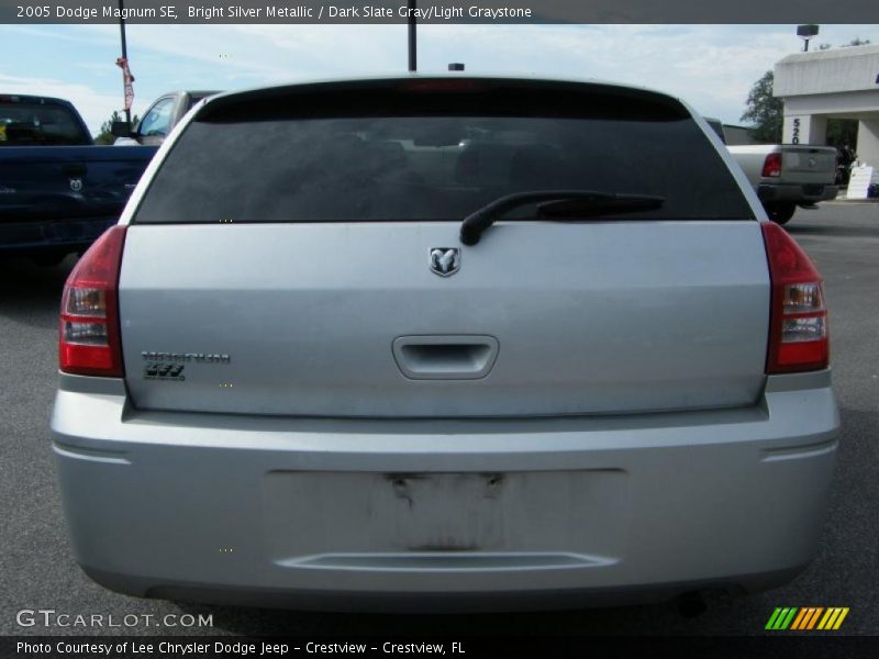 Bright Silver Metallic / Dark Slate Gray/Light Graystone 2005 Dodge Magnum SE