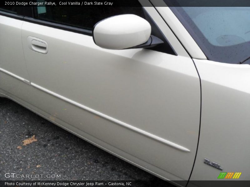 Cool Vanilla / Dark Slate Gray 2010 Dodge Charger Rallye