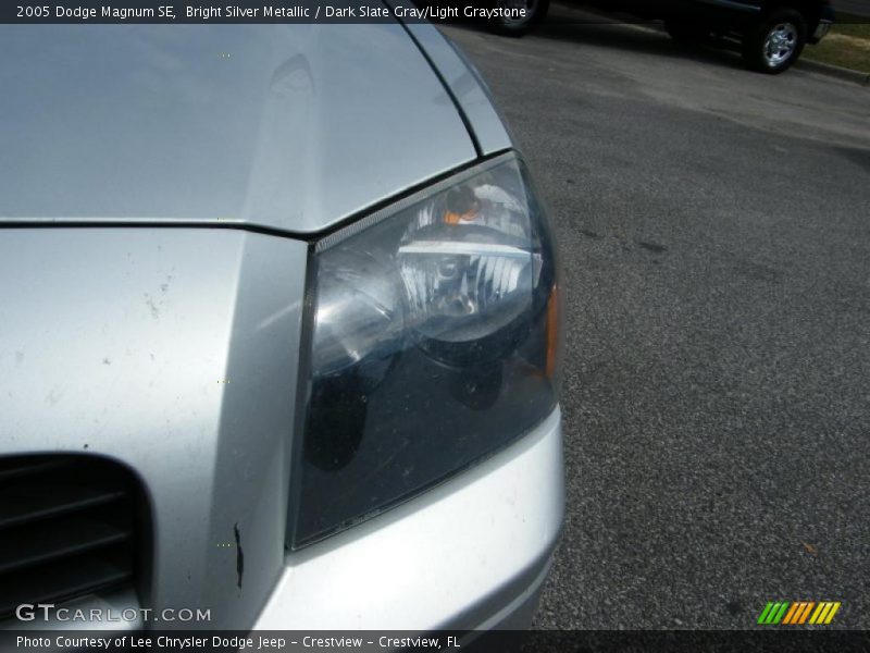 Bright Silver Metallic / Dark Slate Gray/Light Graystone 2005 Dodge Magnum SE