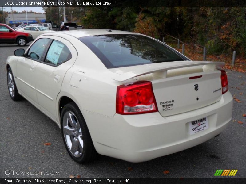 Cool Vanilla / Dark Slate Gray 2010 Dodge Charger Rallye