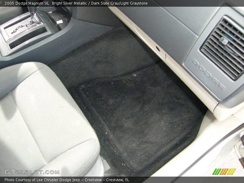 Bright Silver Metallic / Dark Slate Gray/Light Graystone 2005 Dodge Magnum SE