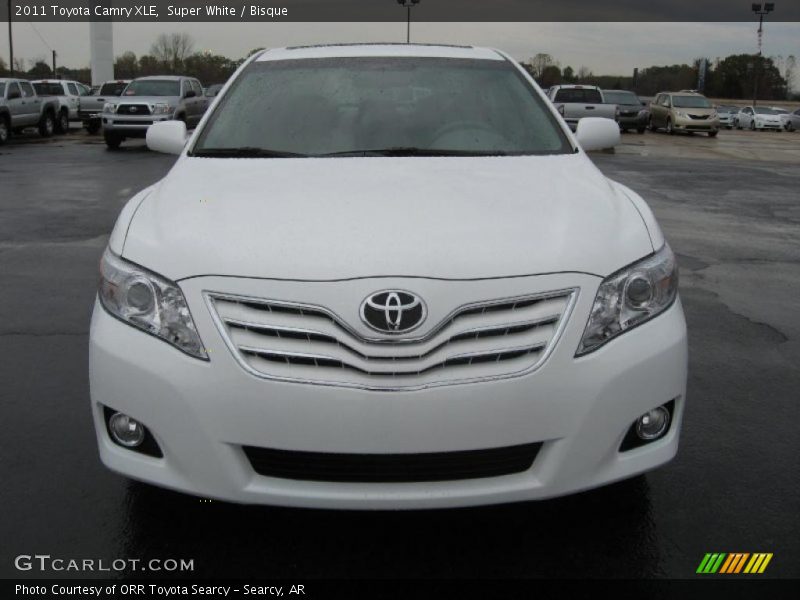 Super White / Bisque 2011 Toyota Camry XLE